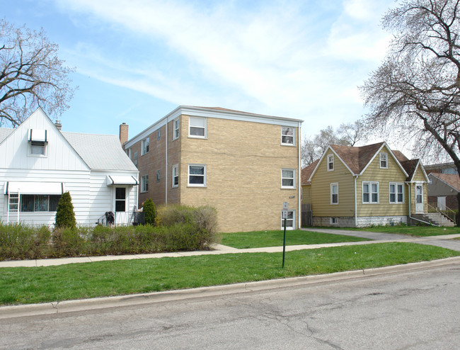 2045 N 18th Ave in Melrose Park, IL - Building Photo - Building Photo