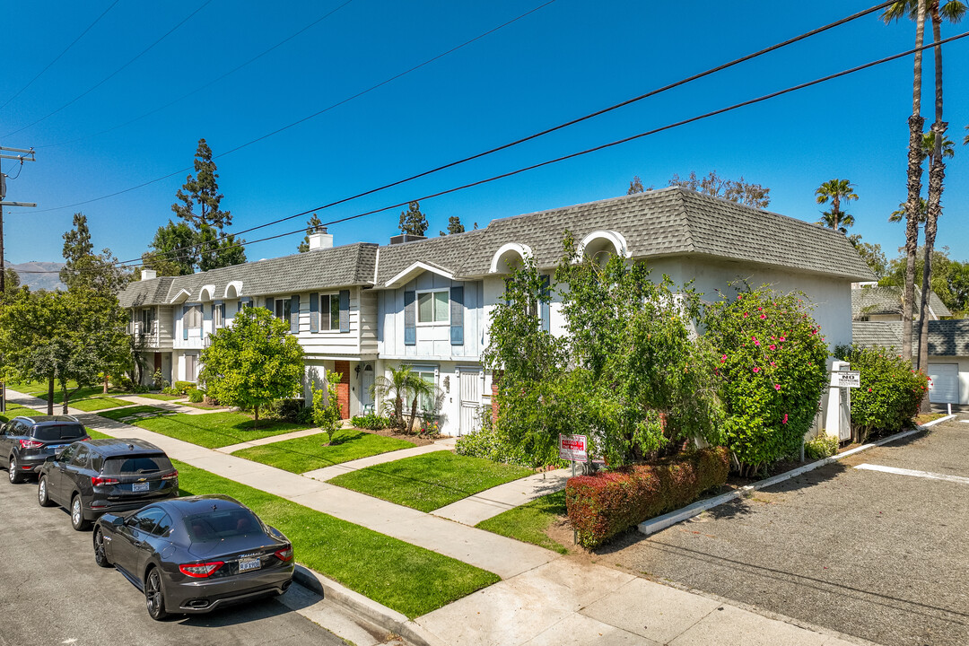 Devonshire Valley in Chatsworth, CA - Building Photo