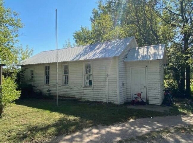 2202 28th St in Central City, NE - Building Photo - Building Photo