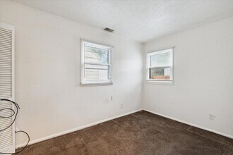 5107 Bennett Rd in Toledo, OH - Building Photo - Building Photo