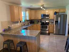 4204 Bob Wire Rd in Spicewood, TX - Building Photo - Building Photo