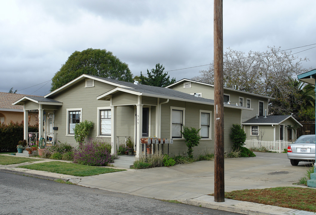 349-357 Franklin Ln in Ventura, CA - Foto de edificio