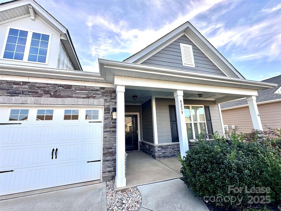 4239 Merrivale Dr in Lancaster, SC - Building Photo