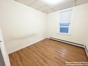 1572 Tremont St, Unit 1 in Boston, MA - Building Photo - Building Photo