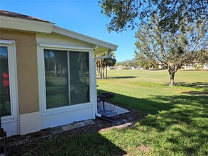 2219 Brookfield Greens Cir in Sun City Center, FL - Building Photo - Building Photo