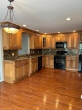 1381 Laurel Oaks Dr in Streamwood, IL - Foto de edificio - Building Photo