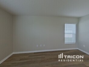 10734 Hidden Banks Gln in Parrish, FL - Building Photo - Building Photo