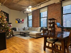 635 W Lakeside Ave, Unit 503 in Cleveland, OH - Building Photo - Building Photo