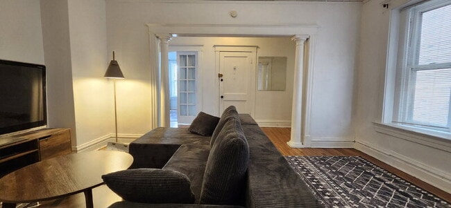property at 6009 Kingsbury Ave