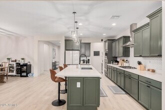 12874 W Flynn Ln in Glendale, AZ - Building Photo - Building Photo