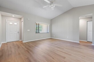 12 Blairmore Pl in Palm Coast, FL - Building Photo - Building Photo