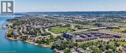 590 N Service Rd in Hamilton, ON - Building Photo - Building Photo