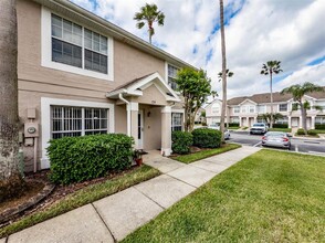 724 Kensington Lake Cir in Brandon, FL - Foto de edificio - Building Photo