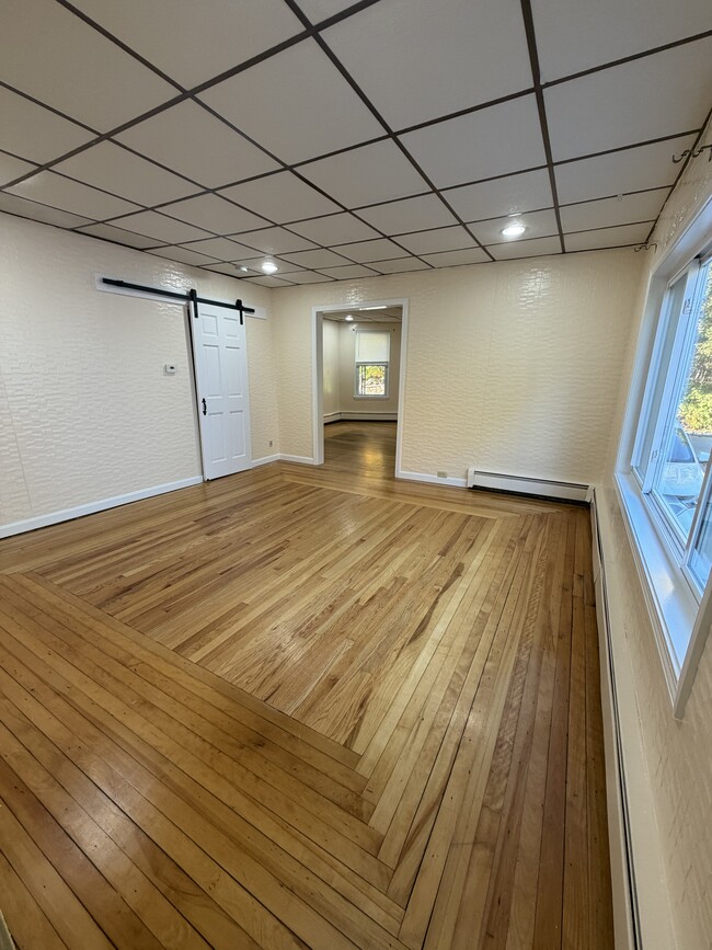 28 Hermitage Ln, Unit First Floor