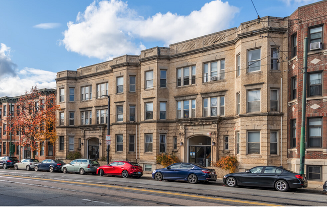 880 Huntington Ave, Unit 880 Huntington Ave