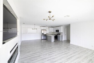 2455 Wiley Ct in Hollywood, FL - Building Photo - Building Photo