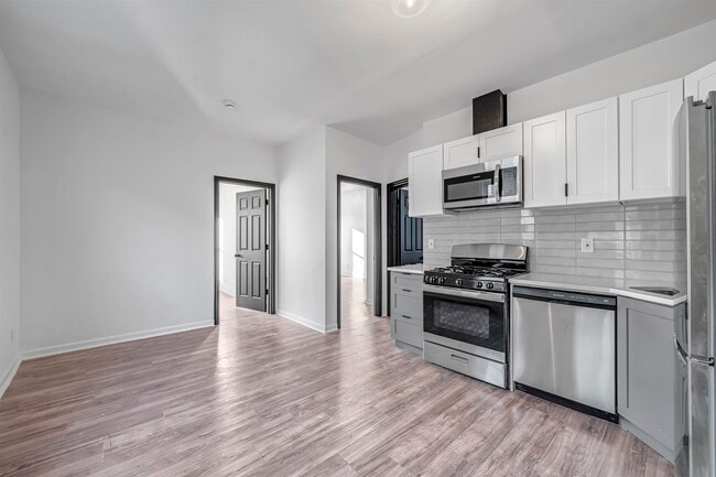 160 Garfield Ave in Jersey City, NJ - Building Photo - Building Photo