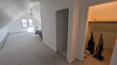 128 Orchard St in Delmar, NY - Foto de edificio - Building Photo