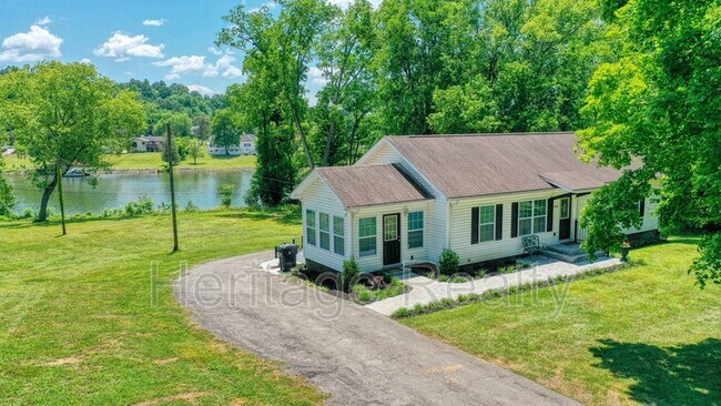 4518 Holston Hills Rd in Knoxville, TN - Foto de edificio - Building Photo