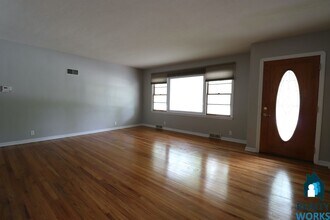 3330 S 33rd St in Lincoln, NE - Building Photo - Building Photo