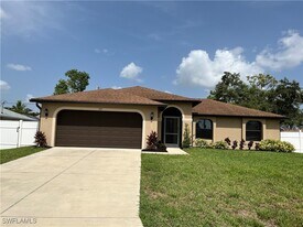 427 NE 17th Ave in Cape Coral, FL - Building Photo