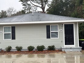 124-126 S 5th St in Spring Lake, NC - Building Photo