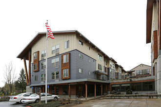 Creekside Woods in Wilsonville, OR - Building Photo - Building Photo