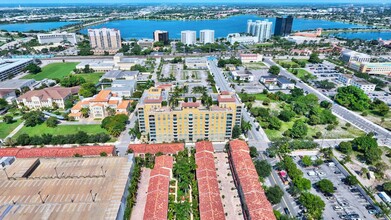 403 S Sapodilla Ave in West Palm Beach, FL - Building Photo - Building Photo