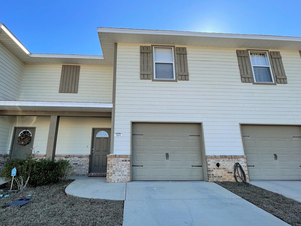 505 Arbor Lake Dr in Crestview, FL - Building Photo