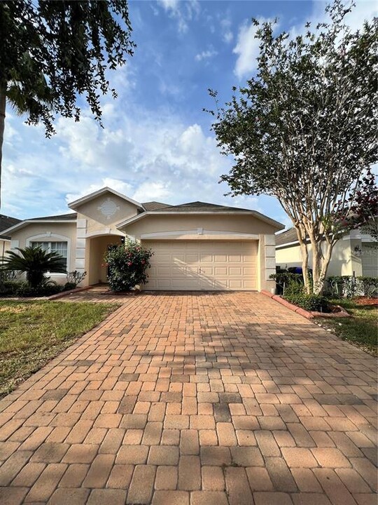 4776 Cumbrian Lakes Dr in Kissimmee, FL - Building Photo