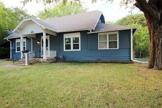 609 E 11th St in Bonham, TX - Building Photo - Building Photo