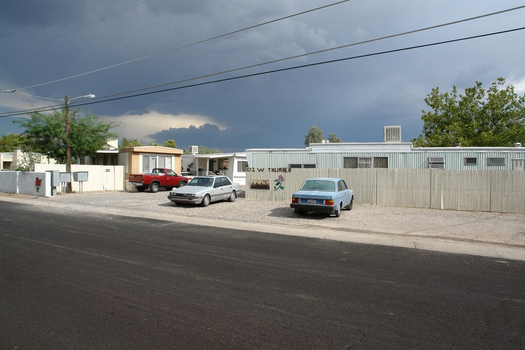 701 W Thurber in Tucson, AZ - Foto de edificio