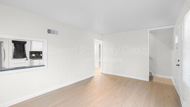 9820 Iveland Dr in Overland, MO - Building Photo - Building Photo