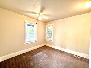 2866 SE Long St in Portland, OR - Building Photo - Building Photo