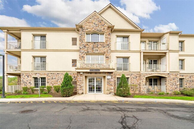 24 N De Baun Ave in Airmont, NY - Building Photo - Building Photo
