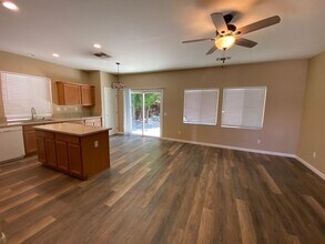 5644 Gold Poppy Way in Elk Grove, CA - Building Photo - Building Photo