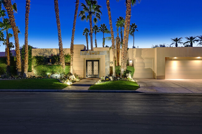 50445 Mountain Shadows Rd in La Quinta, CA - Foto de edificio - Building Photo