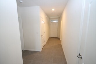 2323 Silverview Dr in Lakeland, FL - Building Photo - Building Photo