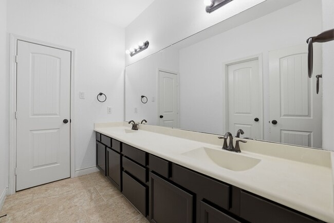 property at 135 Deerfield Meadow Dr