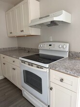 2412 Azalea Garden Rd, Unit 105 in Norfolk, VA - Foto de edificio - Building Photo