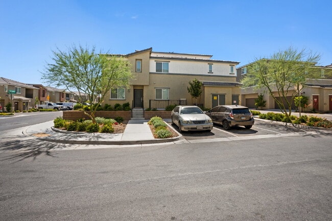 2841 Brilliant Aurora Ln in Las Vegas, NV - Building Photo - Building Photo
