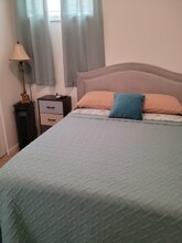 445 E Bowen Ave in Chicago, IL - Foto de edificio - Building Photo