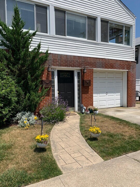 533 E Chester St in Long Beach, NY - Foto de edificio