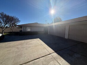 871 W Mayberry Ave in Hemet, CA - Building Photo - Building Photo