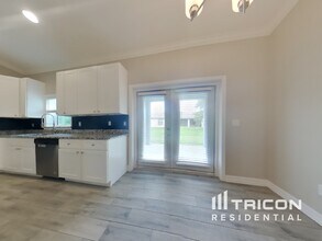 175 Eppinger Dr in Port Charlotte, FL - Building Photo - Building Photo