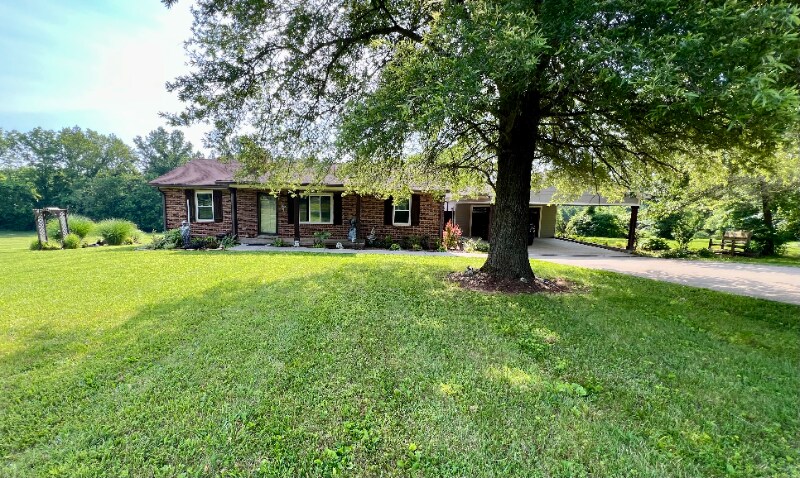 724 Butler Rd in Portland, TN - Building Photo