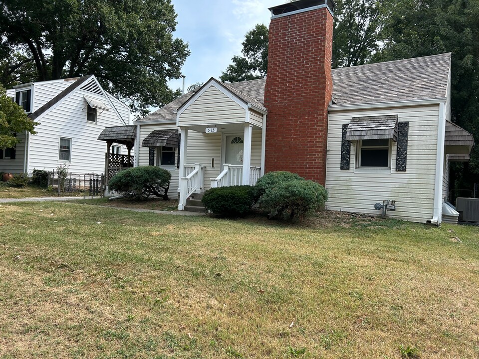 515 W 85th Ter in Kansas City, MO - Building Photo