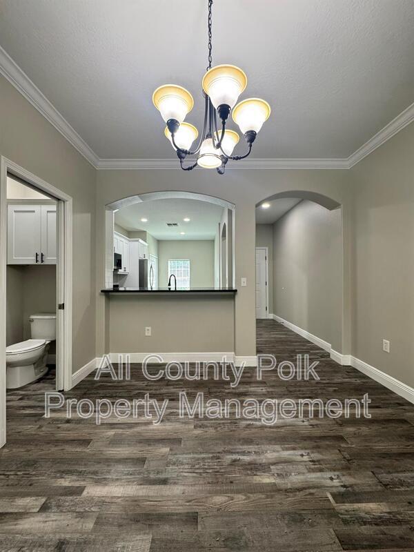 4138 Winding Vine Dr