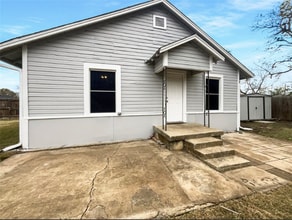 212 4th St in Sanger, TX - Building Photo - Building Photo