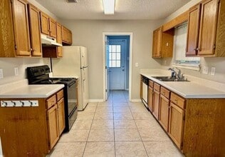 725 Copperfield Dr E in Mobile, AL - Building Photo - Building Photo